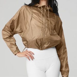 Alo sprinter jacket in the color gravel size small